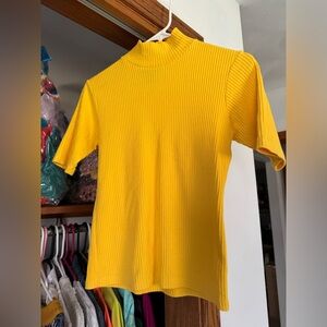 🍌🍌🍌 dream Turtleneck t-shirt, Size S, excellent condition, smoke free home